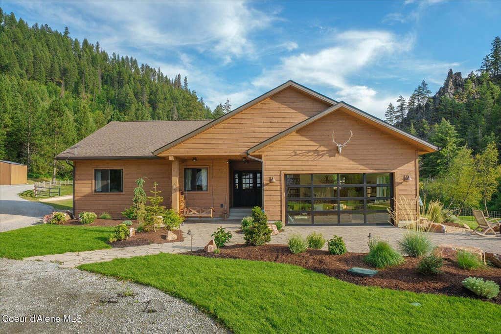 Photo of 822 Little Spokane River River, Newport, WA 99156 (MLS # 26-7729)