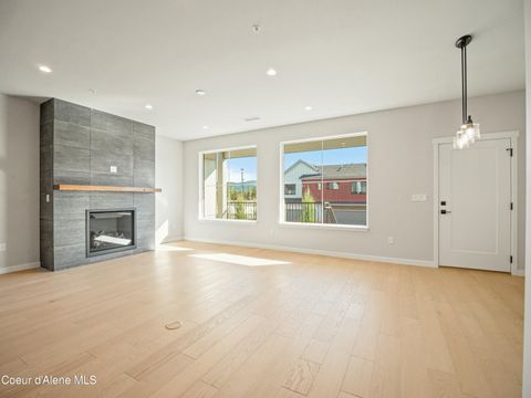 Photo of 1033 RAILROAD Ave, Post Falls, ID 83854 (MLS # 25-7299)