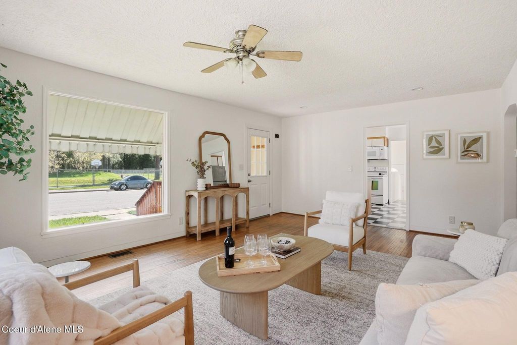 Photo of 807 Lacrosse Ave, Coeur dAlene, ID 83814 (MLS # 26-3876)