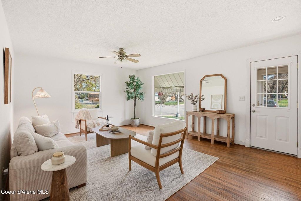 Photo of 807 Lacrosse Ave, Coeur dAlene, ID 83814 (MLS # 26-3876)