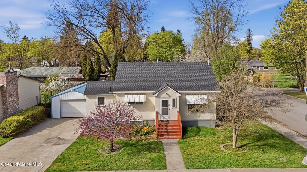 Photo of 807 Lacrosse Ave, Coeur dAlene, ID 83814 (MLS # 26-3876)