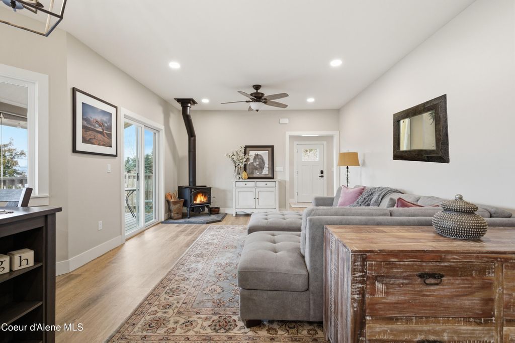 Photo of 312 Ellisport St, Hope, ID 83836 (MLS # 26-2116)