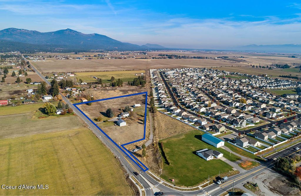 Photo of 8236 CHASE Rd, Post Falls, ID 83854 (MLS # 24-11346)