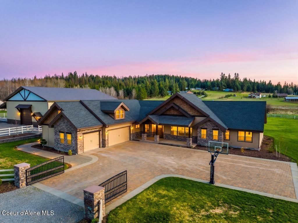 Photo of 3358 LEEBOWE Ct, Hayden, ID 83835 (MLS # 26-7504)