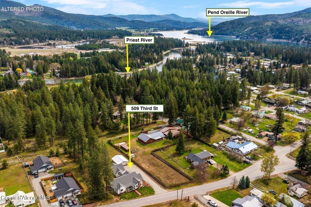 Photo of 509 3rd St, Priest River, ID 83856 (MLS # 26-3986)