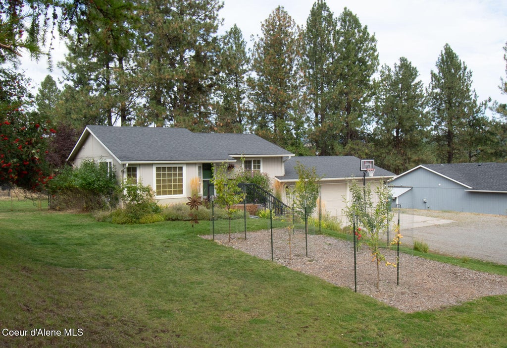 Photo of 17783 Rice Ave, Hauser, ID 83854 (MLS # 26-9661)