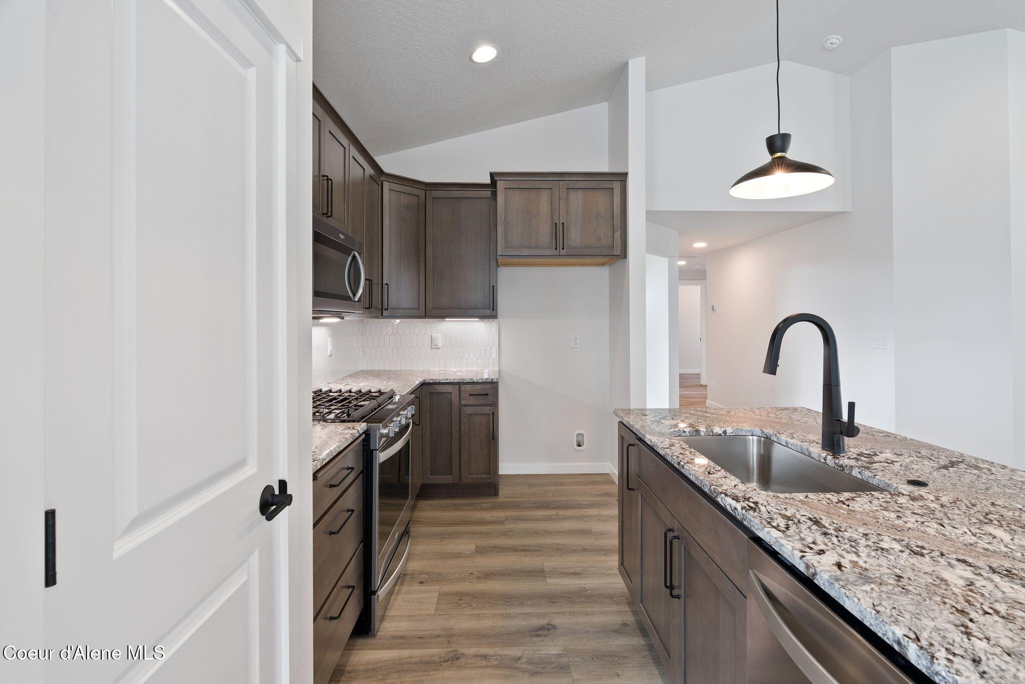 7823 N Girard Circle, Coeur d'Alene, Alaska image 13