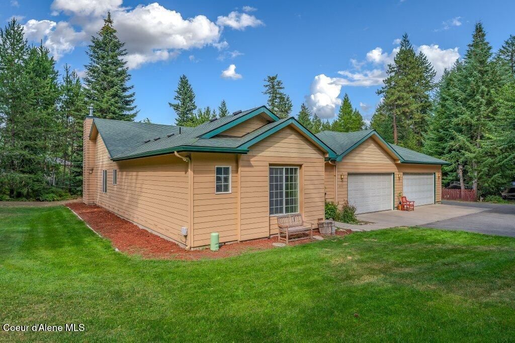 Photo of 18321 RICE Ave, Hauser, ID 83854 (MLS # 25-9633)
