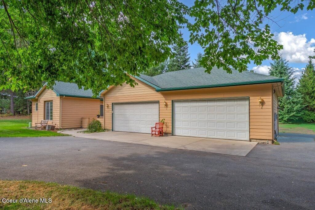 Photo of 18321 RICE Ave, Hauser, ID 83854 (MLS # 25-9633)