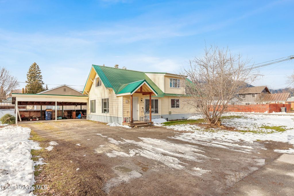 Photo of 1021 Florence Ave, Sandpoint, ID 83864 (MLS # 26-593)