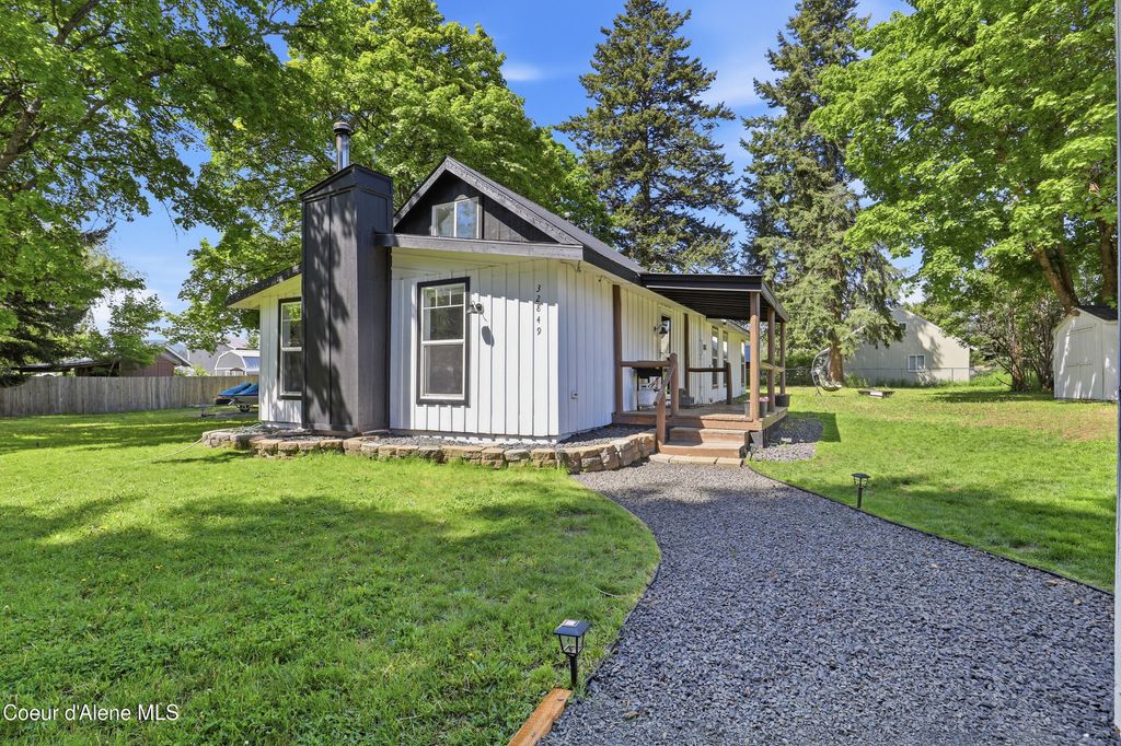 Photo of 32849 4th Ave, Spirit Lake, ID 83869 (MLS # 26-5196)