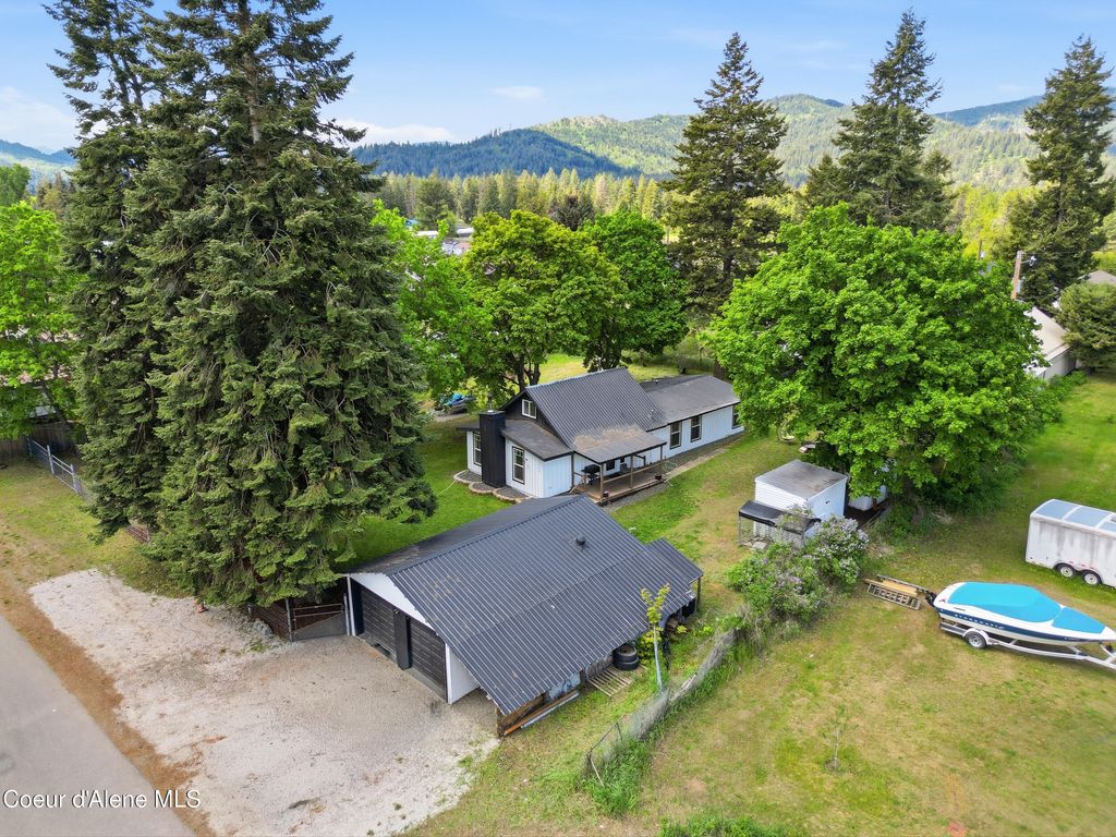 Photo of 32849 4th Ave, Spirit Lake, ID 83869 (MLS # 26-5196)