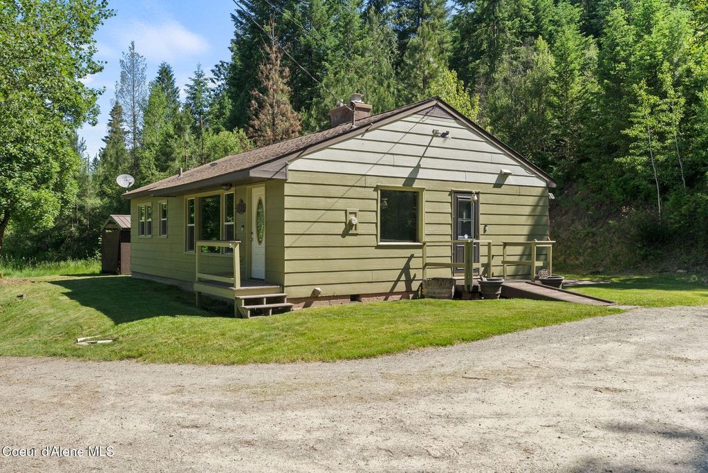 Photo of 535 Hunt Gulch Rd, Kingston, ID 83839 (MLS # 25-6024)