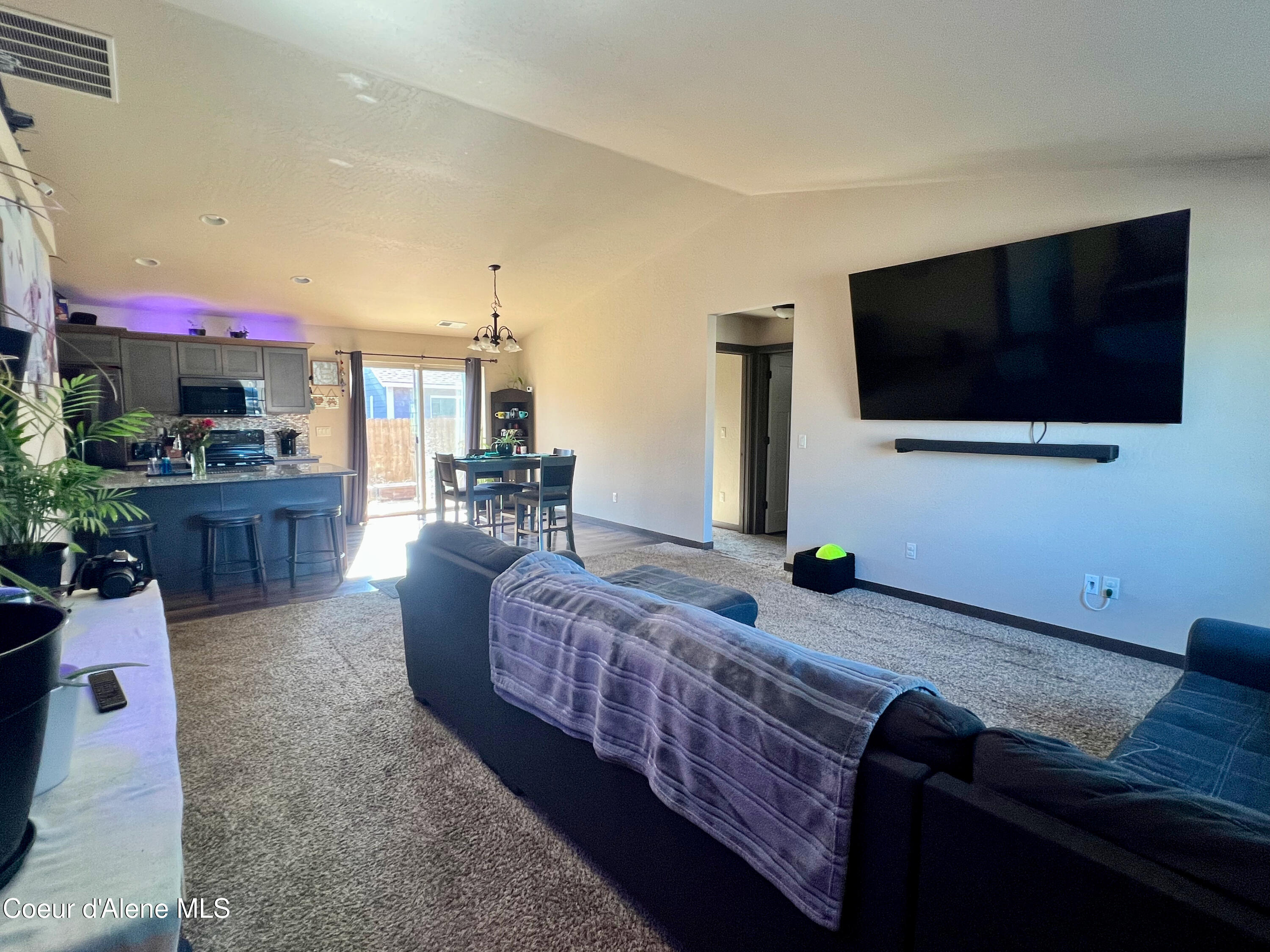 319 Creekview