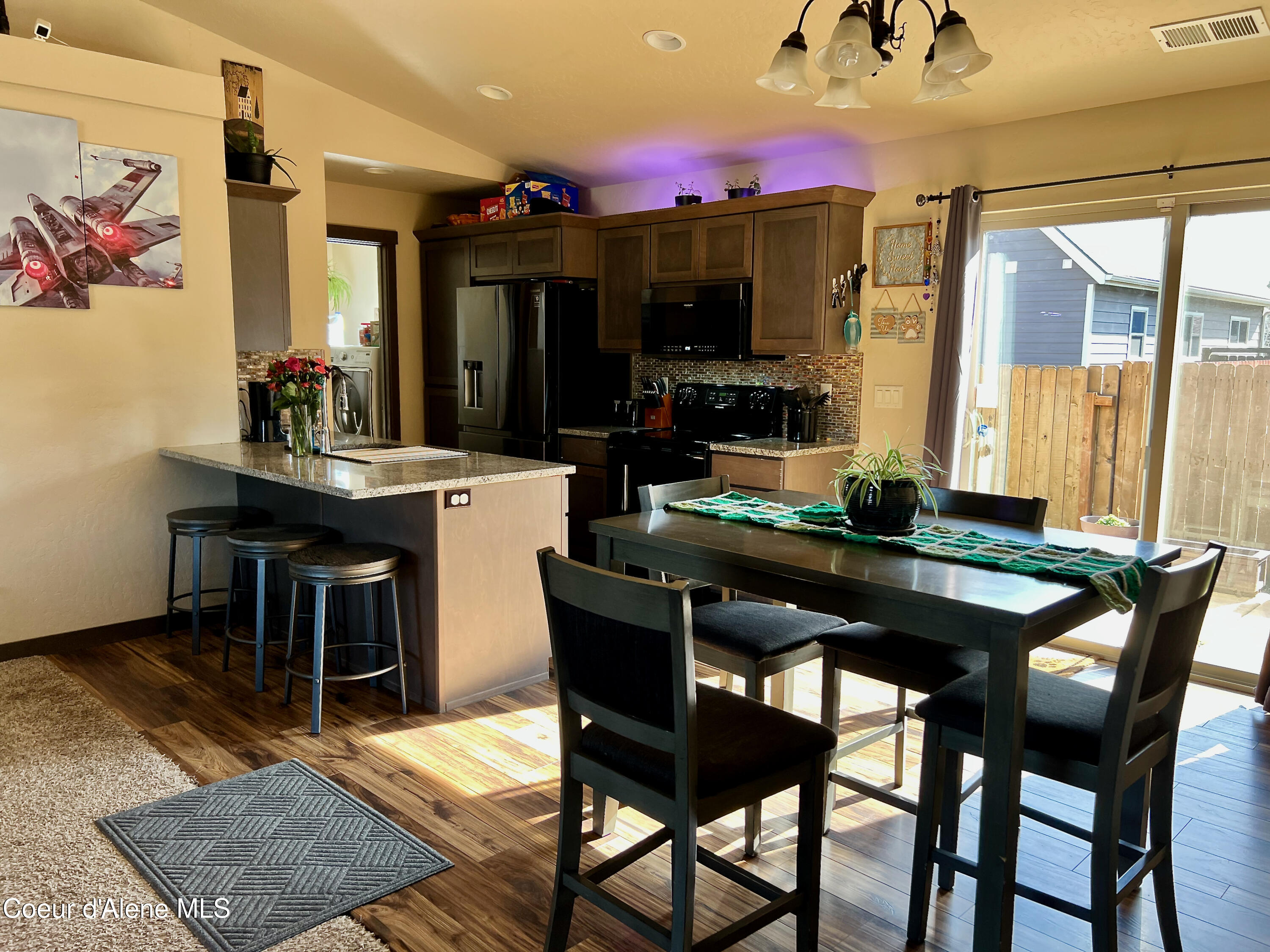 319 Creekview