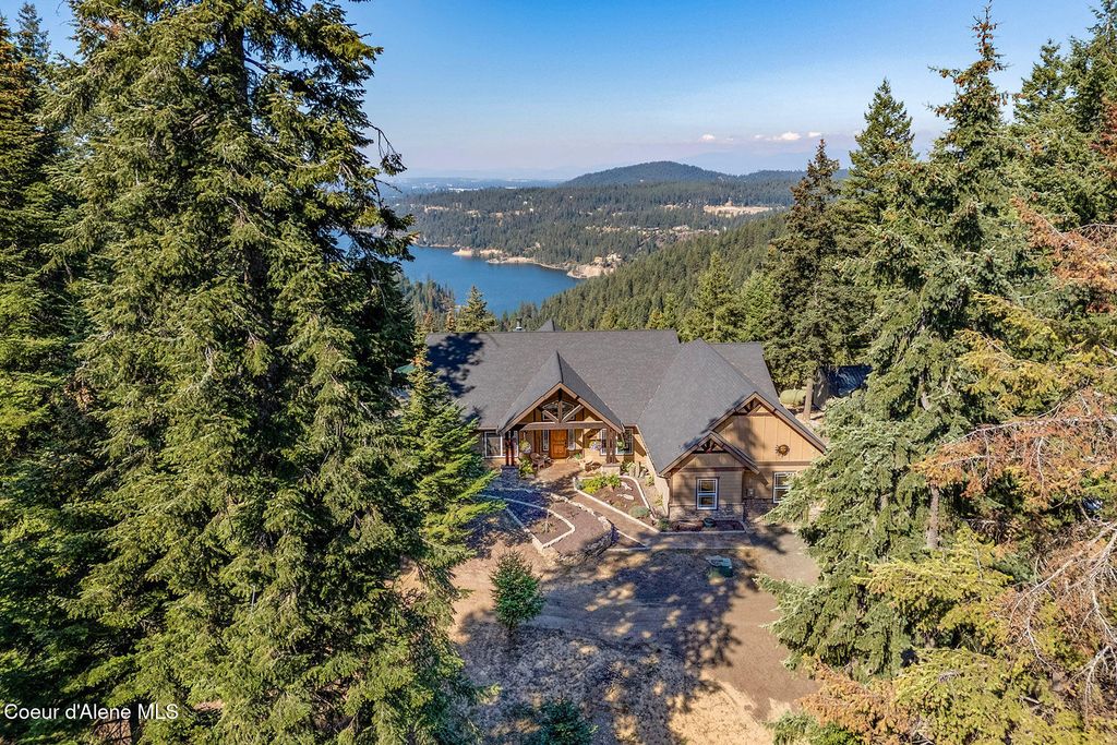 Photo of 995 SADDLEBACK Dr, Coeur dAlene, ID 83814 (MLS # 25-8670)