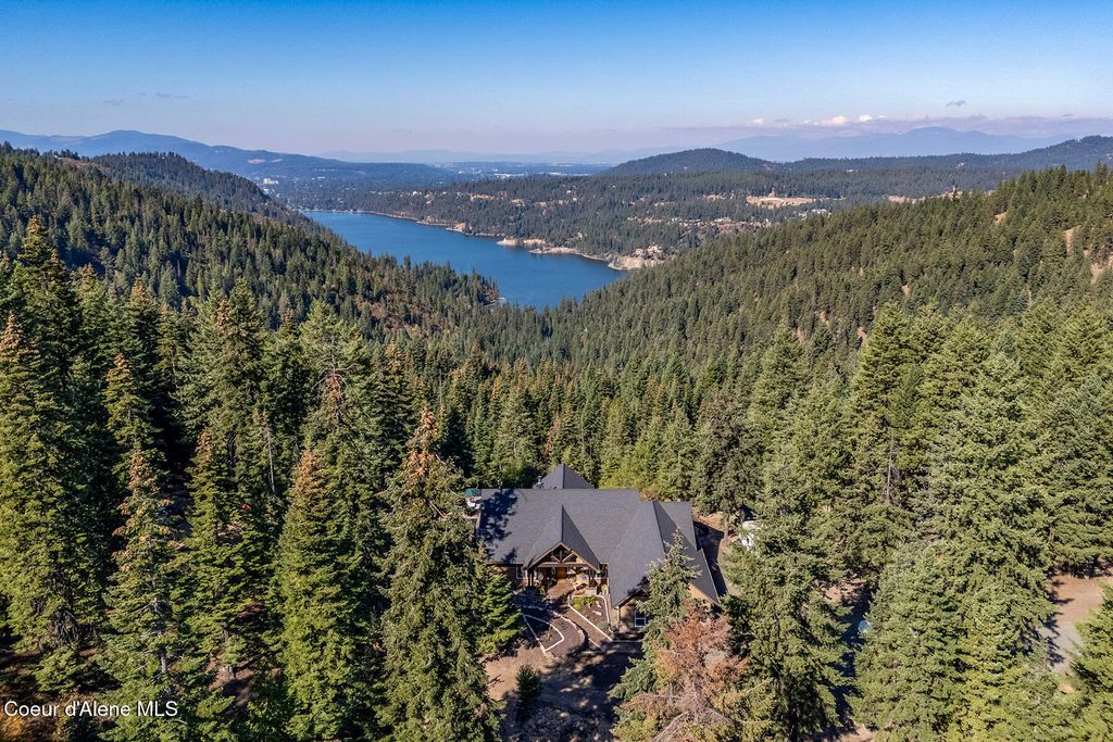 Photo of 995 SADDLEBACK Dr, Coeur dAlene, ID 83814 (MLS # 25-8670)