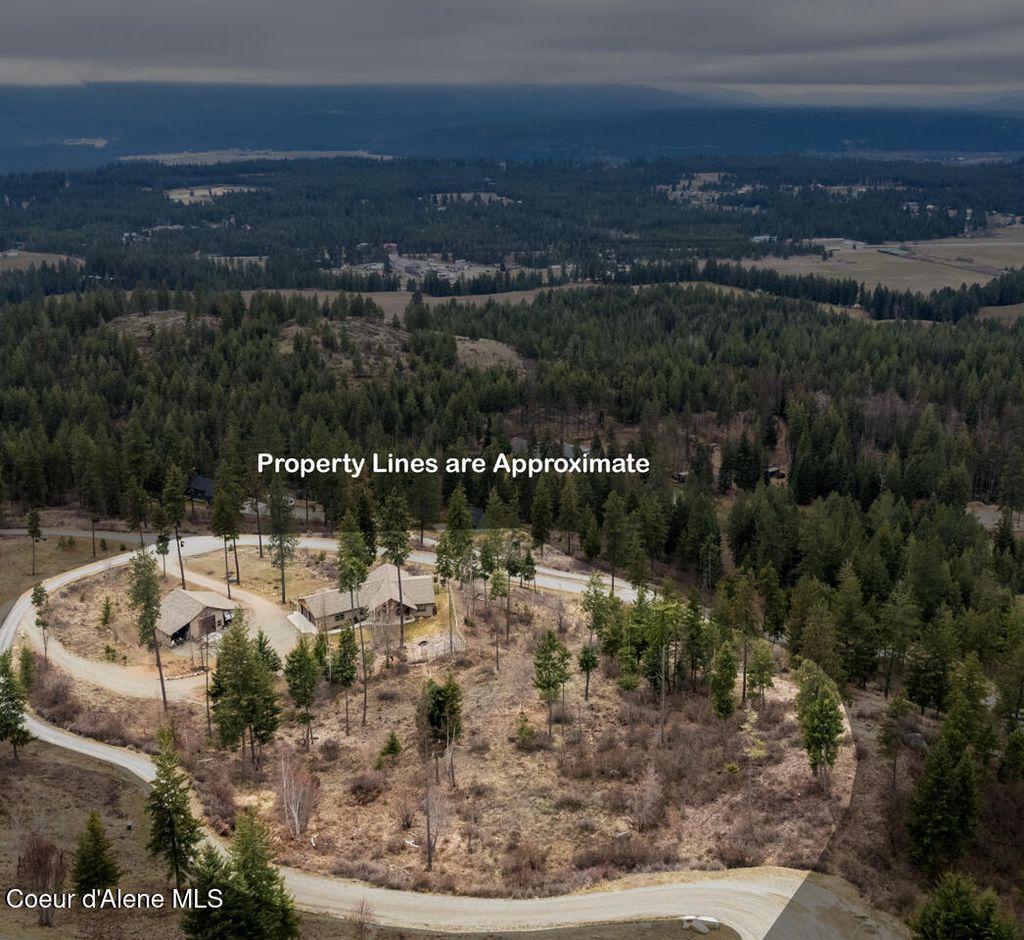 Photo of 427 Wood Duck Ln, Bonners Ferry, ID 83805 (MLS # 26-1224)