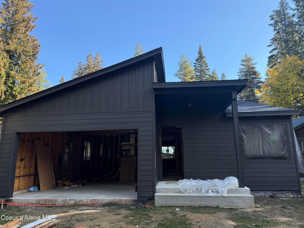 Photo of 47 White Fir Ln, Nordman, ID 83848 (MLS # 25-10927)