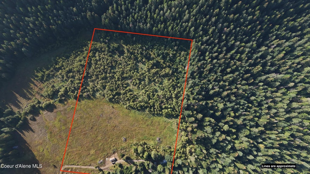 Photo of 318 Coyote Trl, Priest River, ID 83856 (MLS # 26-8318)