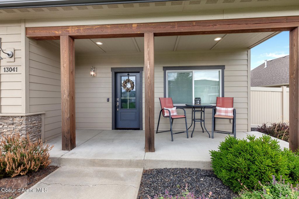 Photo of 13041 TELLURIDE Loop, Hayden, ID 83835 (MLS # 25-8201)