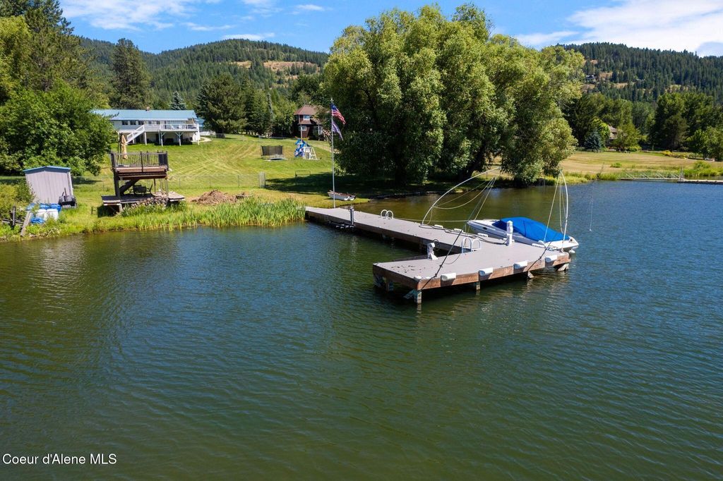 Photo of 291 Comeback Bay Ln Ln, Sagle, ID 83860 (MLS # 25-5106)