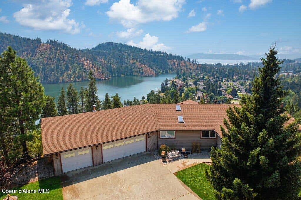 Photo of 3110 Fernan Hill Hill, Coeur dAlene, ID 83814 (MLS # 26-7848)