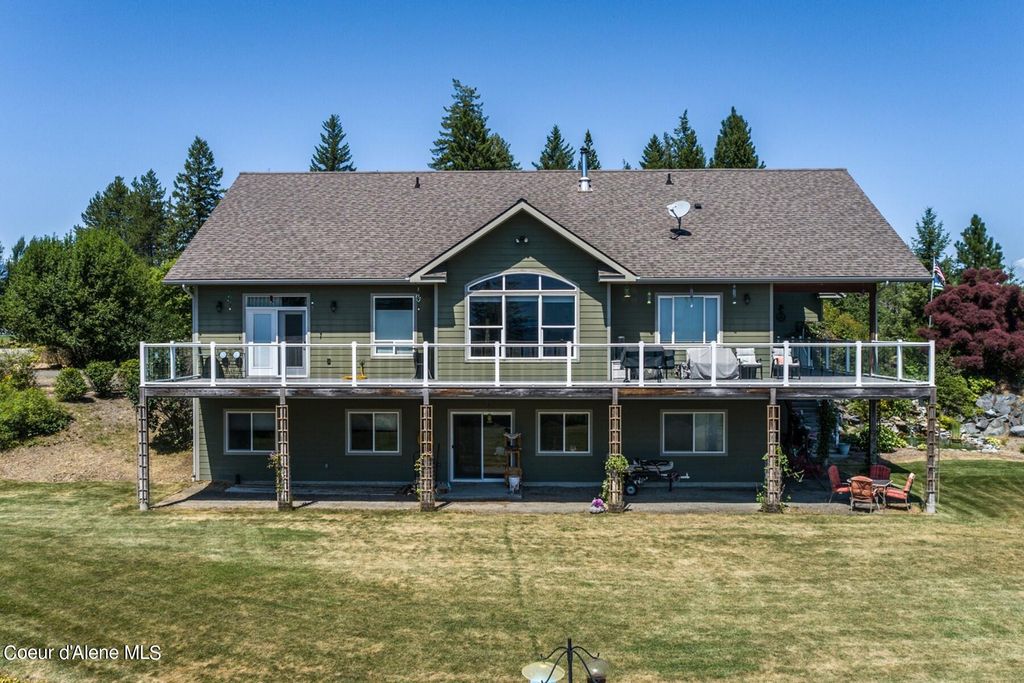 Photo of 1524 Sunrise Rd, Bonners Ferry, ID 83805 (MLS # 25-2477)