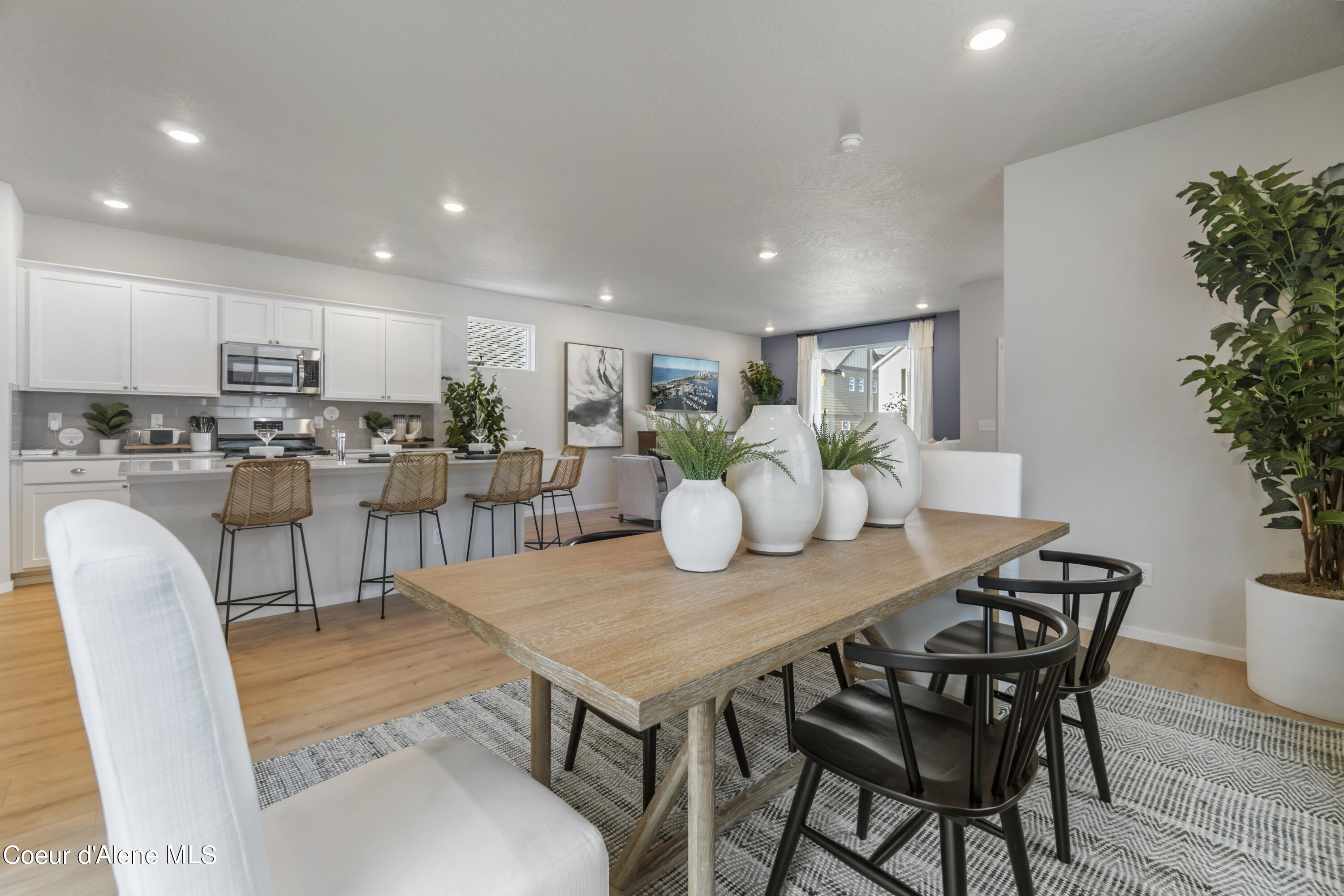 Hayden, Idaho 83835, United States, 4 Bedrooms Bedrooms, ,3 BathroomsBathrooms,Residential,Pending,41926