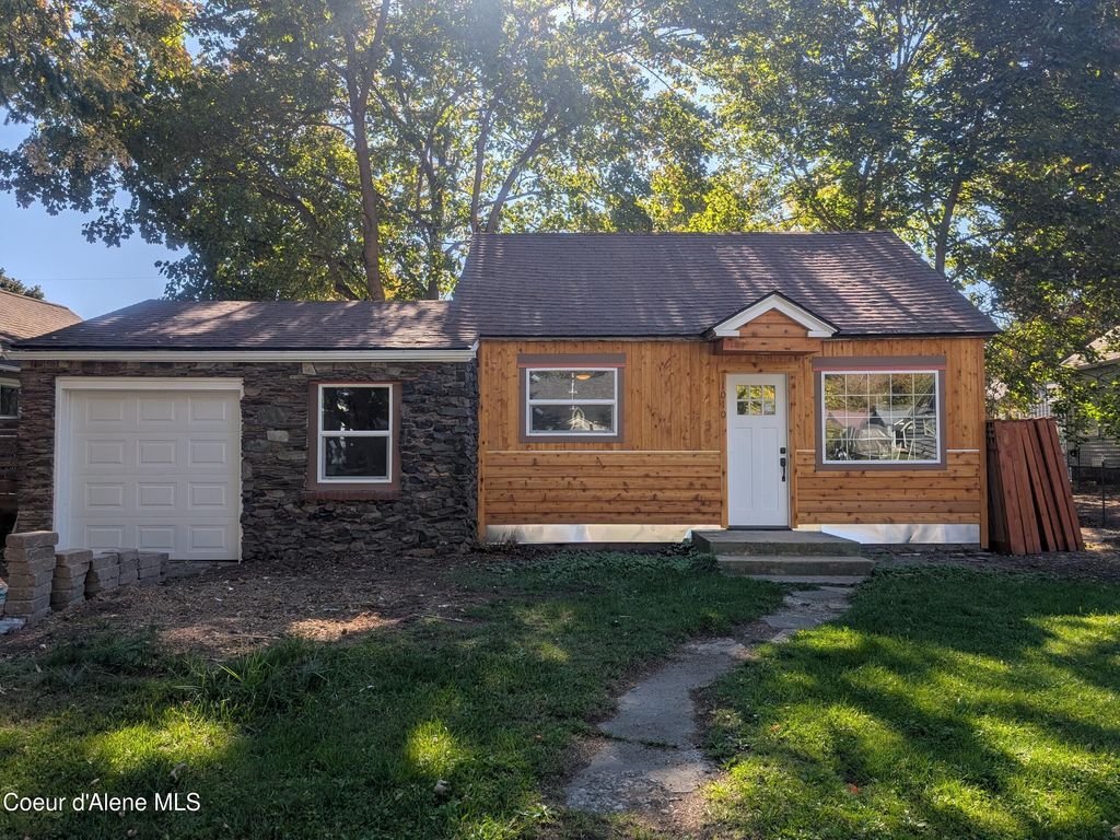 Photo of 1010 ST MARIES, Coeur dAlene, ID 83814 (MLS # 25-8851)