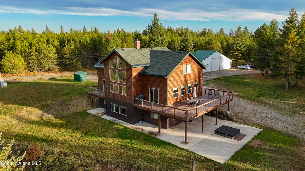 Photo of 384 Pendleton Dr Dr, Spirit Lake, ID 83869 (MLS # 25-10807)