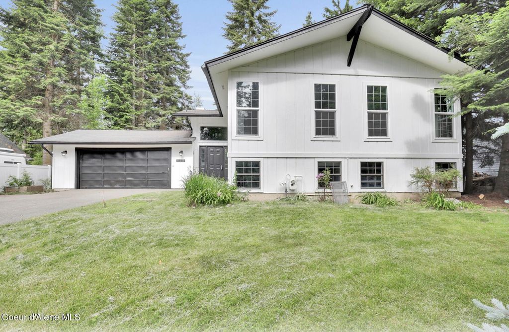 Photo of 11459 Trafalgar St, Hayden, ID 83835 (MLS # 26-500)