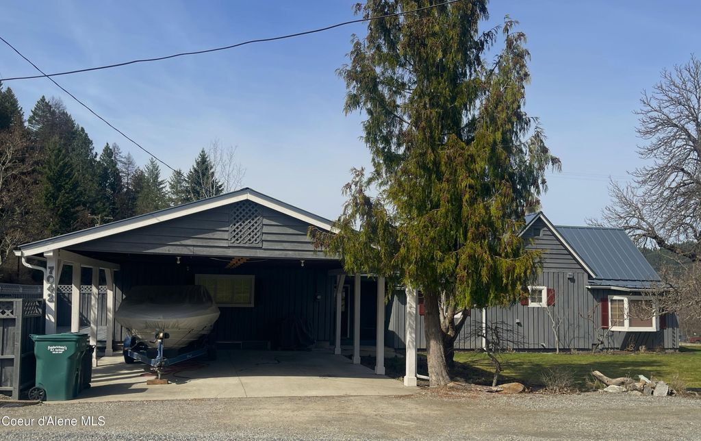 Photo of 7042 Oak, Bonners Ferry, ID 83805 (MLS # 26-2837)