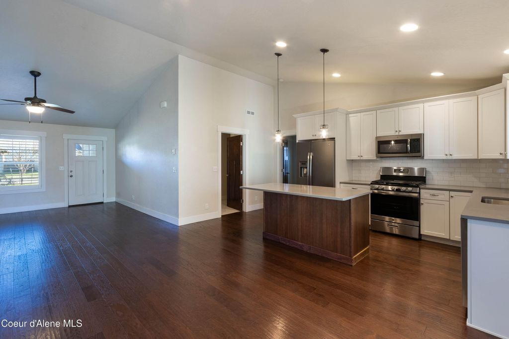 Photo of 2403 Shady Oak Ln, Sandpoint, ID 83864 (MLS # 25-11642)