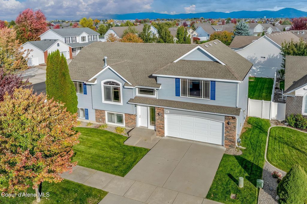 Photo of 2870 DANDELION St, Post Falls, ID 83854 (MLS # 25-10537)