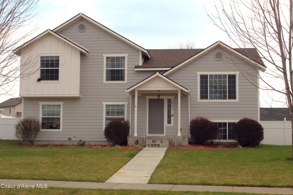 Photo of 6840 Majestic Ave, Rathdrum, ID 83858 (MLS # 26-2934)