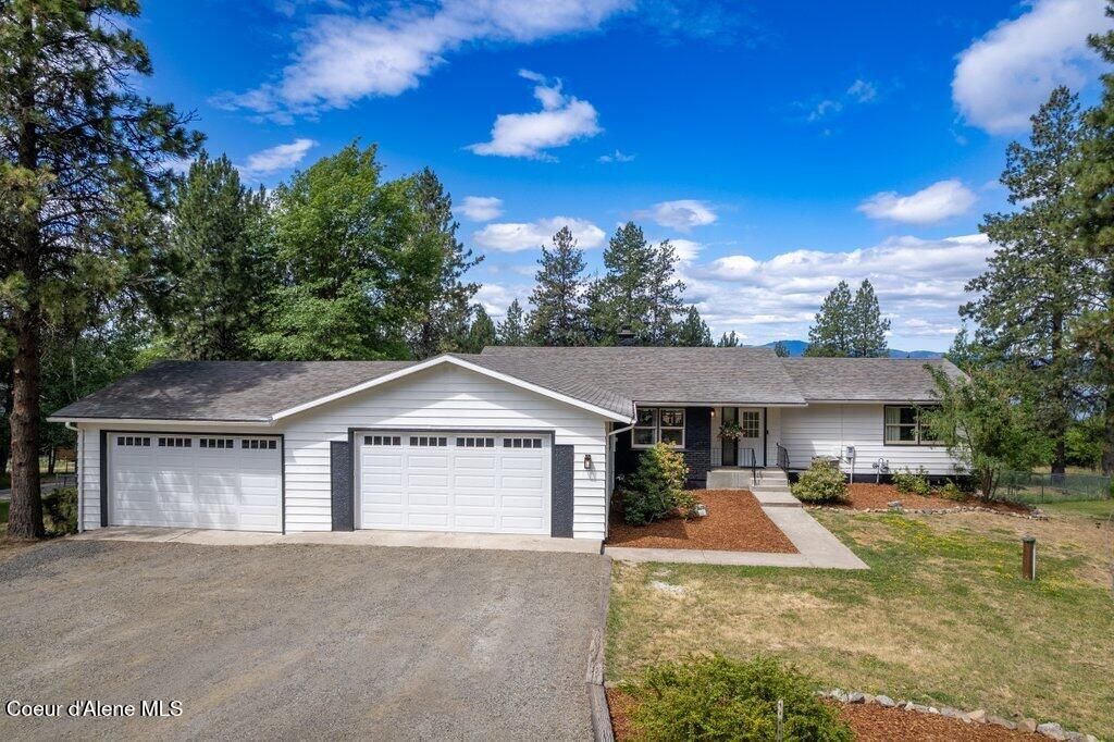 Photo of 6051 Kingswood Ln, Coeur dAlene, ID 83814 (MLS # 25-10161)