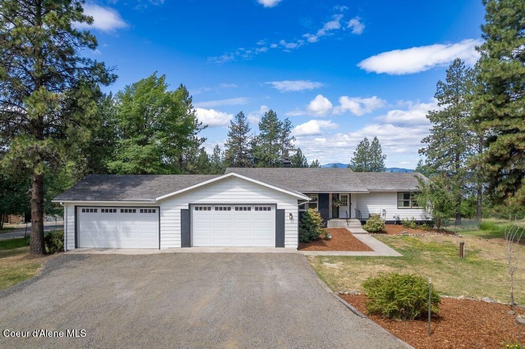 Photo of 6051 Kingswood Ln, Coeur dAlene, ID 83814 (MLS # 25-10161)