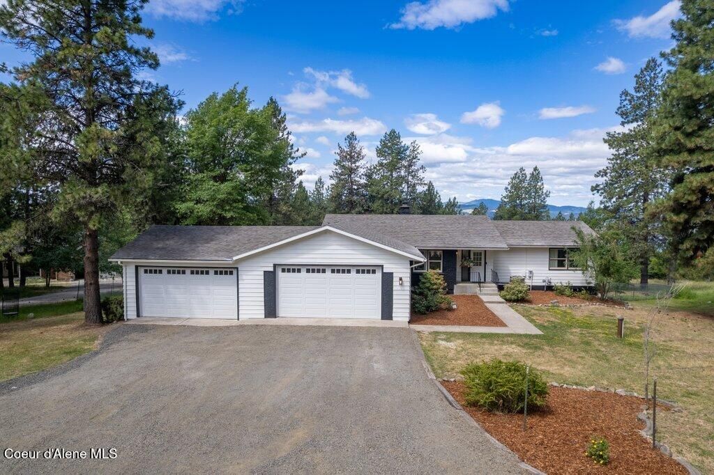 Photo of 6051 Kingswood Ln, Coeur dAlene, ID 83814 (MLS # 25-10161)