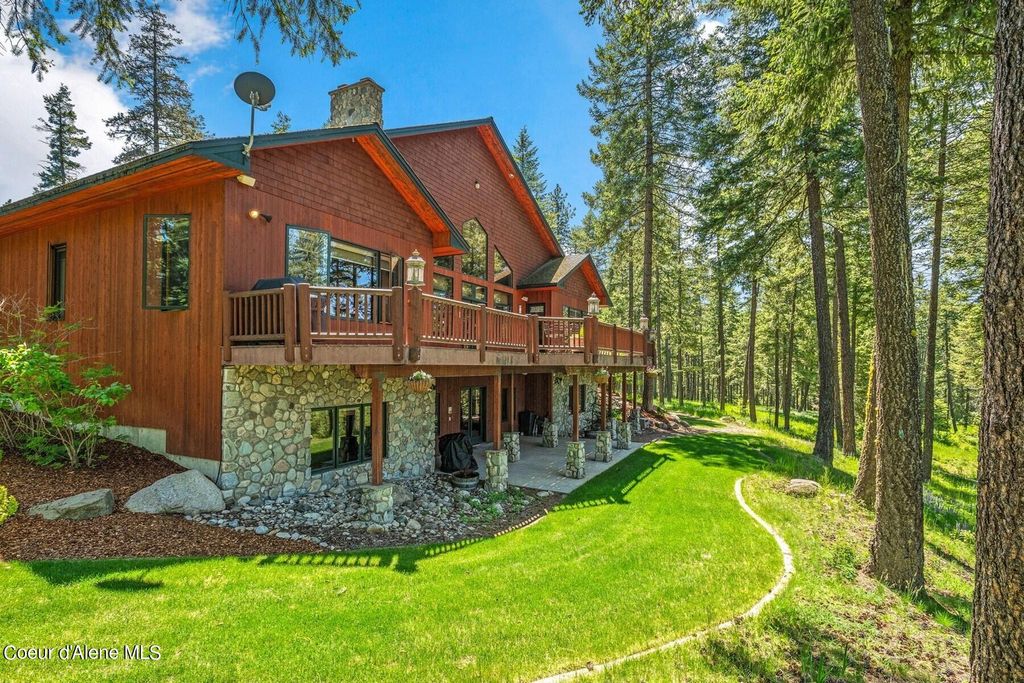 Photo of 526 Roop Rd, Cocolalla, ID 83813 (MLS # 24-5735)