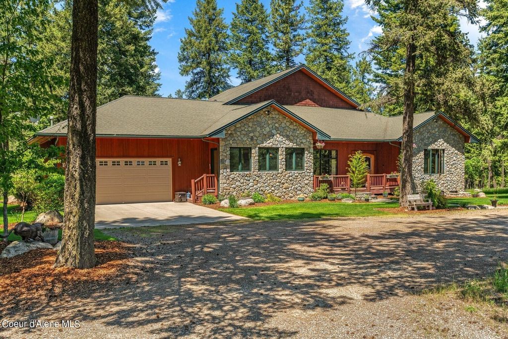 Photo of 526 Roop Rd, Cocolalla, ID 83813 (MLS # 24-5735)