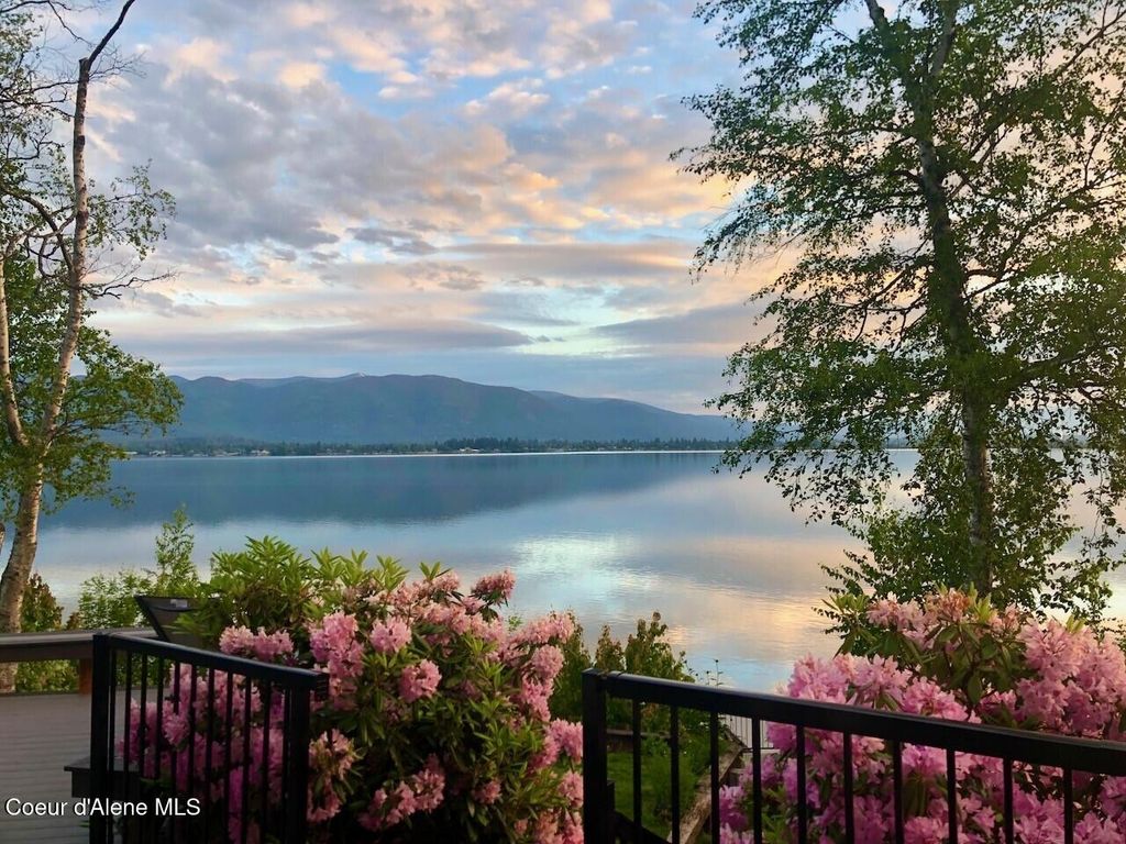 Photo of 423/431 Lakeshore DR, Sagle, ID 83860 (MLS # 26-5262)