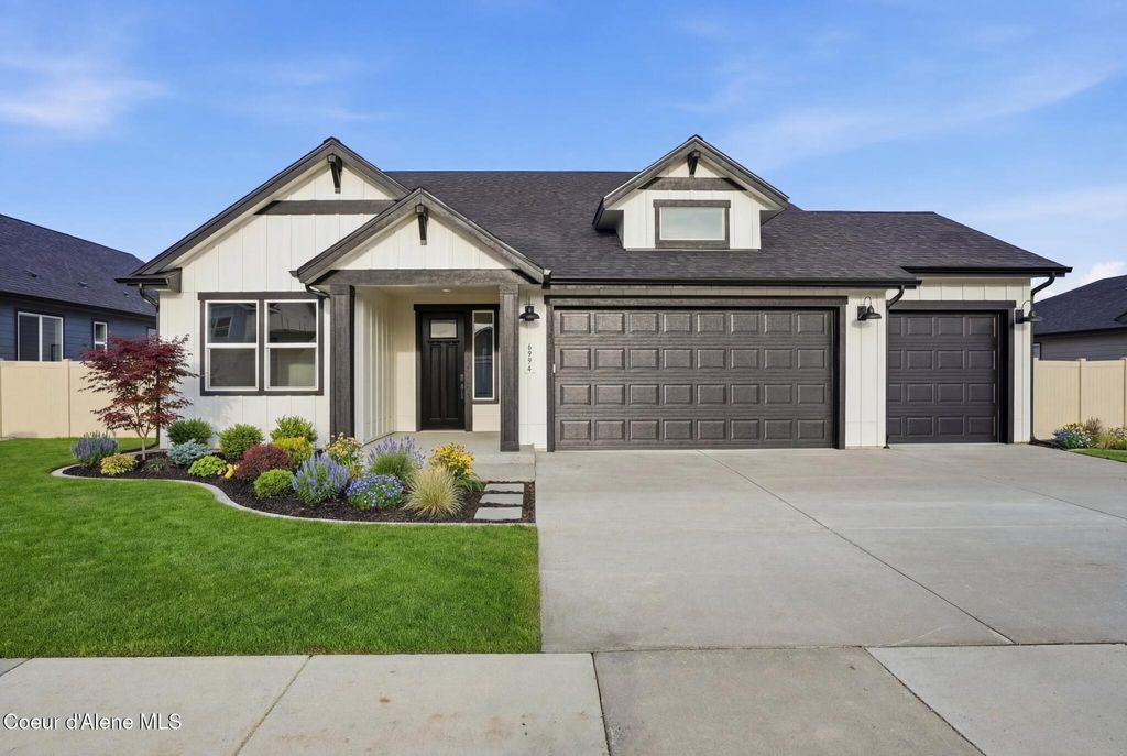 Photo of 6994 Coeur Terre Blvd, Coeur dAlene, ID 83815 (MLS # 26-1725)