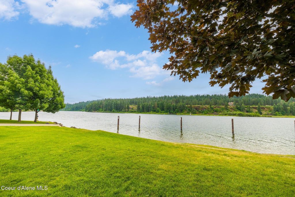 Photo of 4580 GREENCHAIN Loop #1, Coeur dAlene, ID 83814 (MLS # 25-11274)