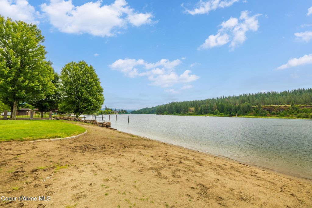 Photo of 4580 GREENCHAIN Loop #1, Coeur dAlene, ID 83814 (MLS # 25-11274)