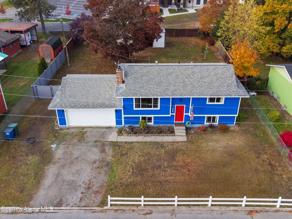 Photo of 1609 BILL St, Post Falls, ID 83854 (MLS # 25-10554)