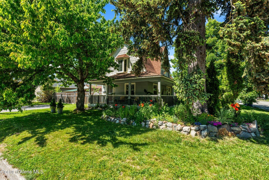 Photo of 1402 Lake ST, Sandpoint, ID 83864 (MLS # 26-5974)
