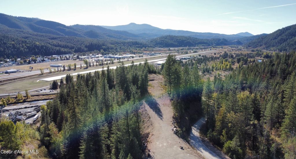 Photo of 211 Fork Ridge Ridge, Smelterville, ID 83868 (MLS # 25-10166)
