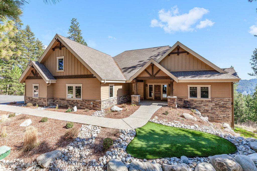 Photo of 1122 FOUR WINDS Rd, Coeur dAlene, ID 83814 (MLS # 25-3209)