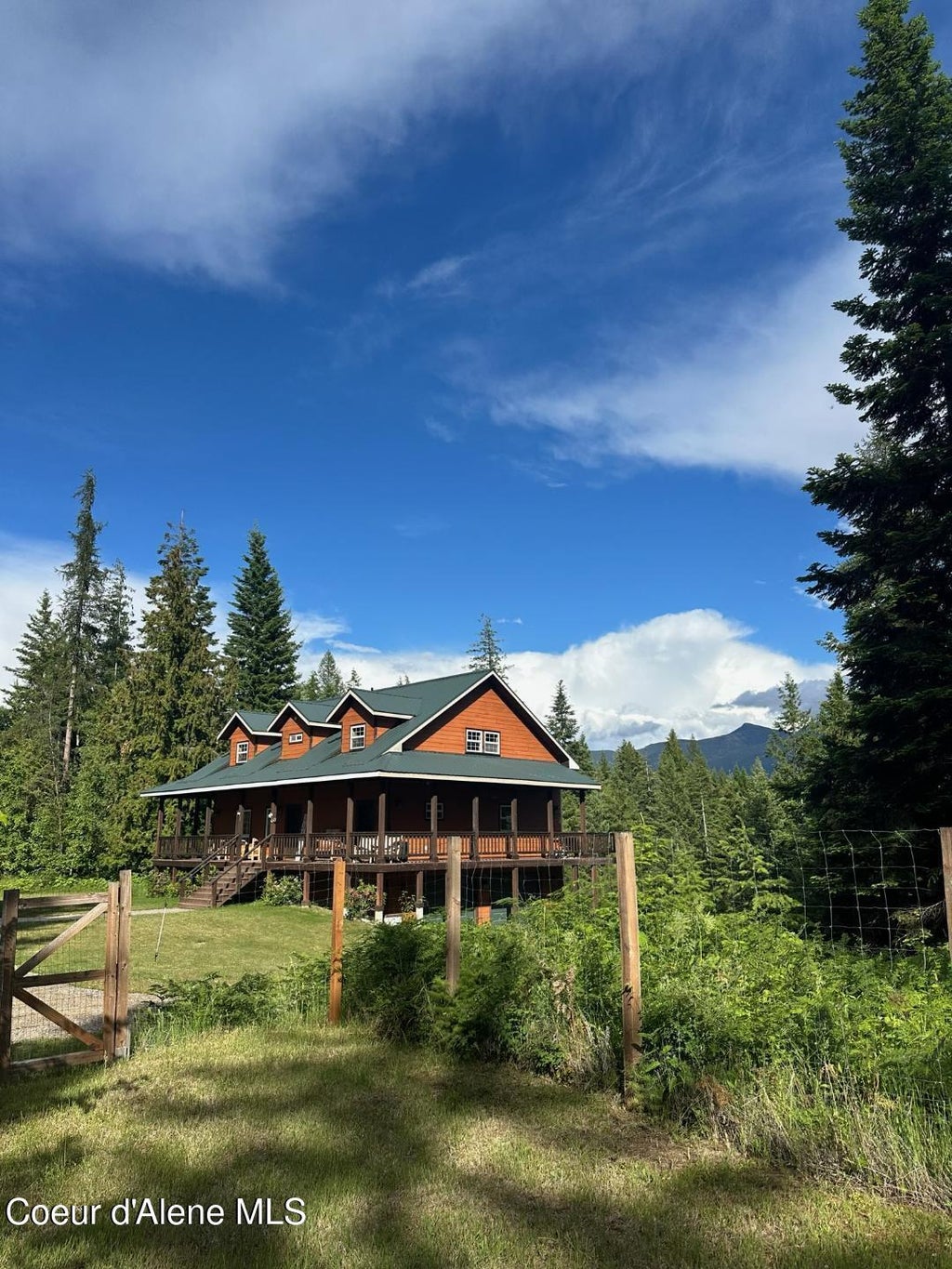 Photo of 845 Cougar Rd, Naples, ID 83847 (MLS # 26-2929)